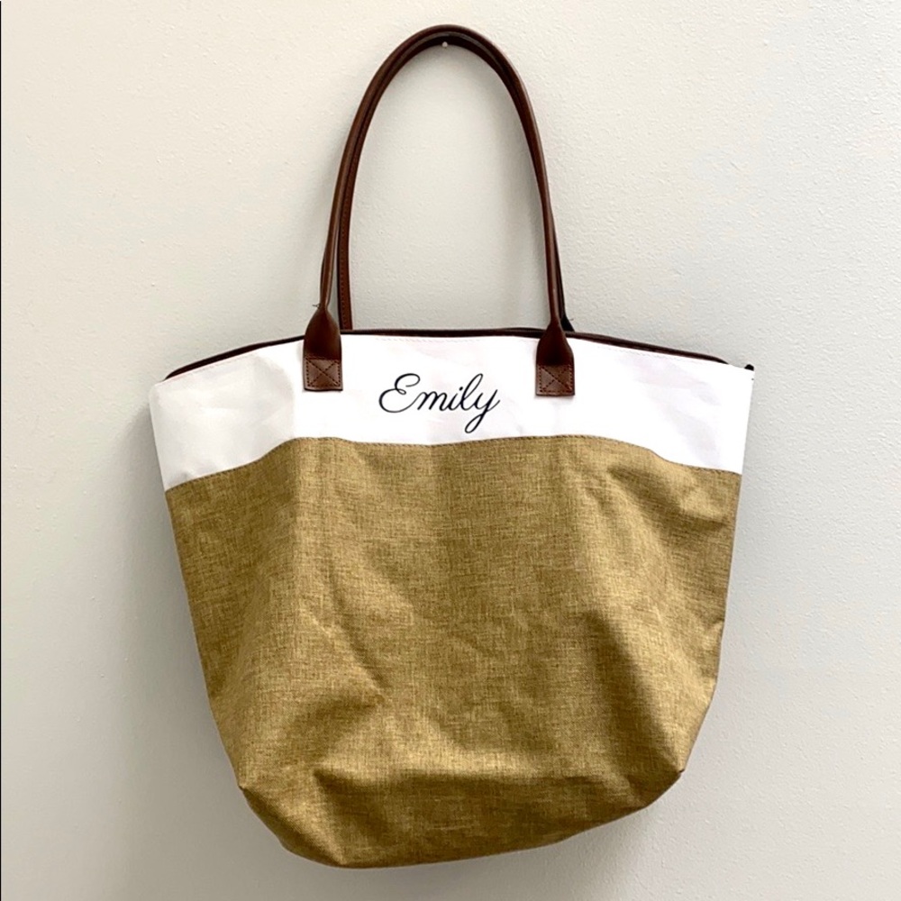 Emily Tote